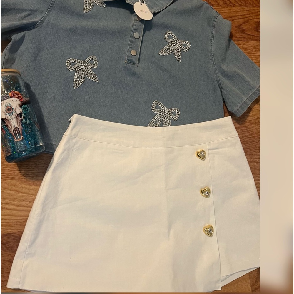 White skirt/short